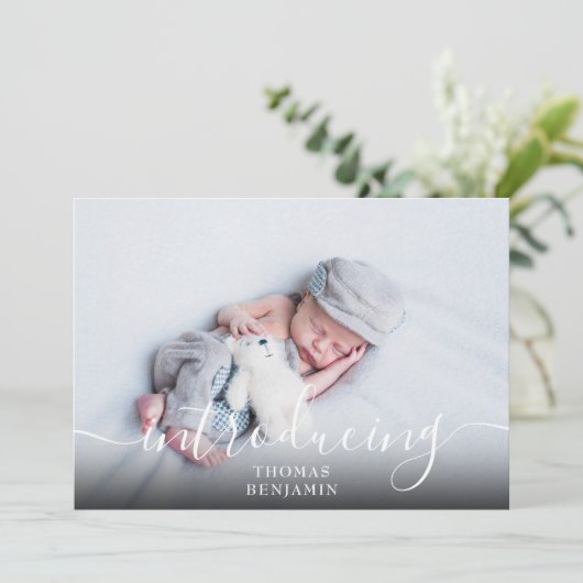Einfache Einführung Script Boy Blue Foto Birth Ankündigung (Stehend Vorderseite)