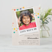 Einfache Einladung zum 12. Geburtstag Blue Foto (Stehend Vorderseite)