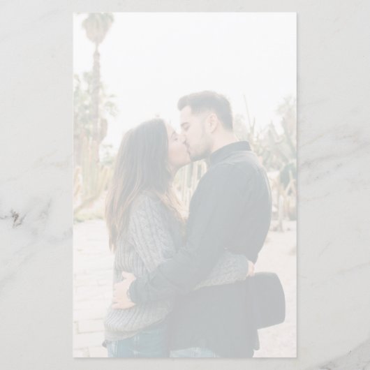 Einfache Einladung zum Hochzeitsfeiern mit dunklem (Rückseite)