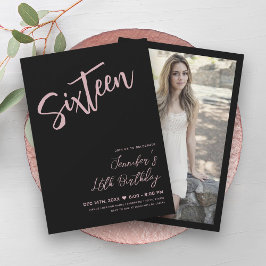 Einfache Elegant Black Blush Pink Sweet 16 Script Einladung