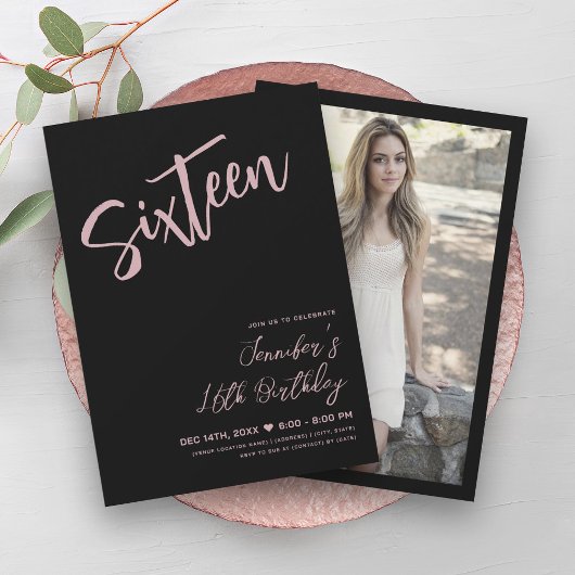 Einfache Elegant Black Blush Pink Sweet 16 Script Einladung