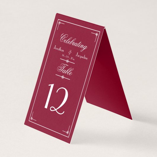 Einfache Elegant Burgundy Red Script Tischnummern (Vorderseite)