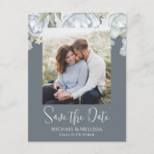 Einfache Elegant Dusty Blue Floral Wedding QR Code Postkarte (Vorderseite)