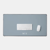 Einfache Elegant-Dusty-Blue-Monogram-Initialen Schreibtischunterlage (Tastatur & Maus)