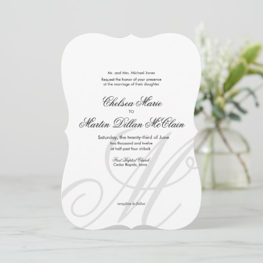 Einfache Elegant Monogram weiße Hochzeit einladen Einladung (Stehend Vorderseite)