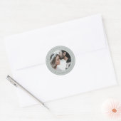 Einfache Elegant Save the Date Hochzeitsstift Grau Runder Aufkleber (Umschlag)