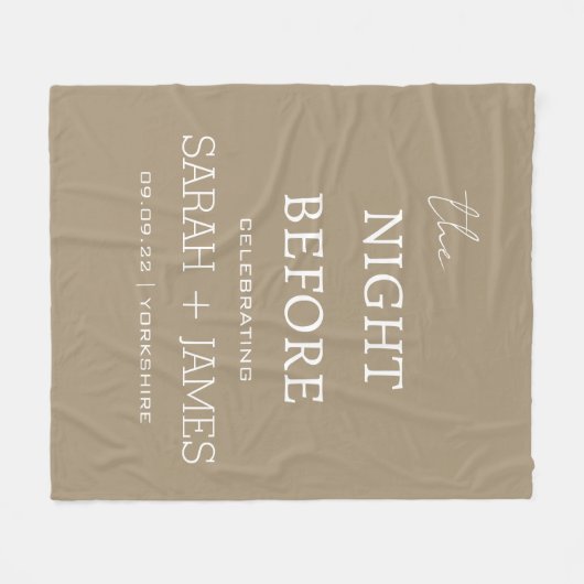 Einfache Elegant Taupe & White Name Datum Hochzeit Fleecedecke (Vorderseite (Horizontal))