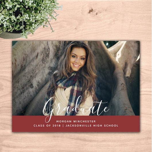 Einfache Elegante Abschluss Einladung | Burgund