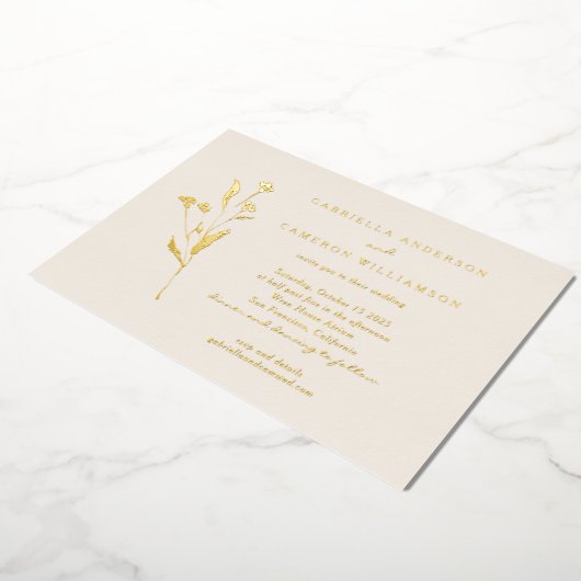 Einfache Elegante Blumenhochzeit Elfenbeinschwarz Folieneinladung (Gedreht)