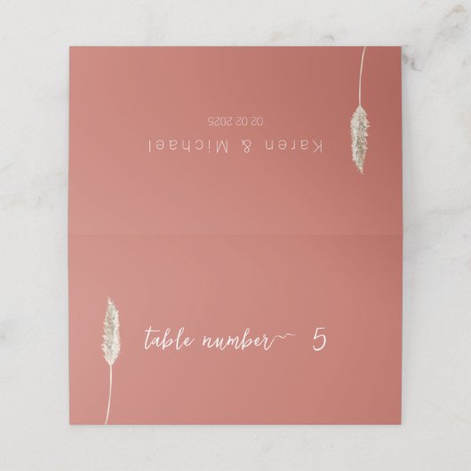 Einfache Elegante Boho Ochre Tischnummer Card Platzkarte (Außenseite Aufgefaltet)