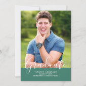 Einfache Elegante Foto Abschluss Vertikal | Grün Einladung (Vorderseite)