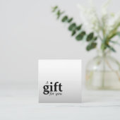 Einfache Elegante Imitate Silberes Schönheitssalon Quadratische Visitenkarte (Stehend Vorderseite)