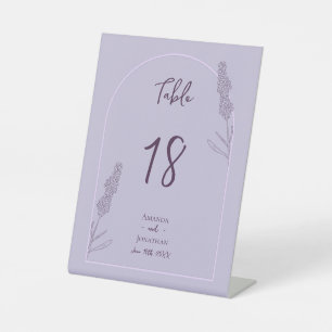 Einfache elegante Lavender Blooms Hochzeitstisch N Sockelschild