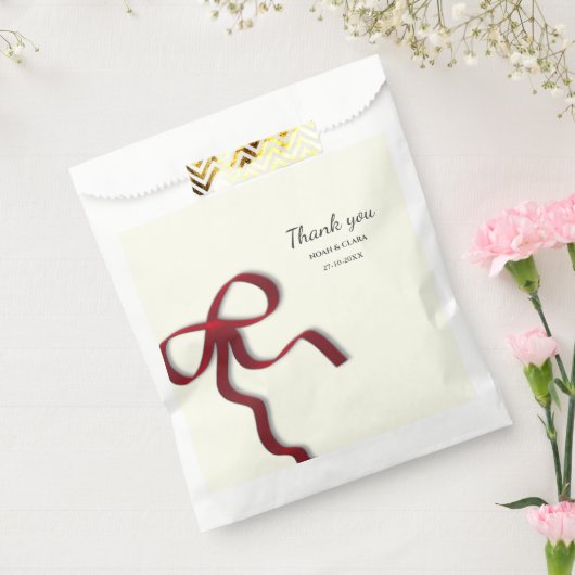 Einfache Elegante Minimalistische Red Bow Geschenktütchen (Versiegelt)