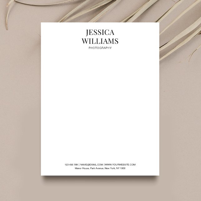 Einfache elegante Minimalistische Unternehmensbeze Briefbogen (Embrace the minimalistic elegance with this black and white letterhead design)
