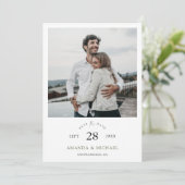 Einfache Elegante Moderne Skript-Foto Hochzeit Save The Date (Stehend Vorderseite)