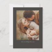Einfache Elegante Moderne Vier Foto Save The Date (Rückseite)