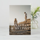 Einfache, elegante, muffige Typografie-Foto Hochze Einladung (Stehend Vorderseite)