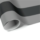 Einfache elegante Schwarz-Weiß-Streifen Monogramm Geschenkpapier (Rolleneckpunkt)
