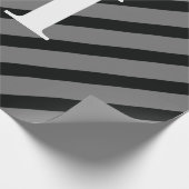 Einfache elegante Schwarz-Weiß-Streifen Monogramm Geschenkpapier (Ecke)