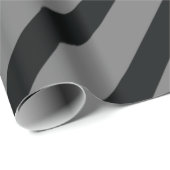 Einfache elegante Schwarz-Weiß-Streifen Monogramm Geschenkpapier (Rolleneckpunkt)