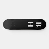 Einfache elegante Schwarz-weiße Monogram-Benutzerd Skateboard (Horizontal)