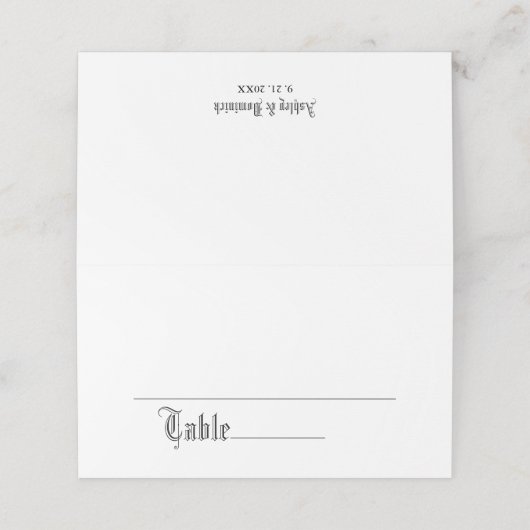 Einfache elegante Script-Hochzeitstiefnummer Platzkarte (Außenseite Aufgefaltet)