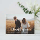 Einfache, elegante Skript-Foto Hochzeit Dankeschön Dankeskarte (Stehend Vorderseite)