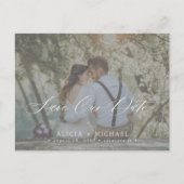 Einfache, elegante Skript-Foto Hochzeit speichern Ankündigungspostkarte (Vorderseite)
