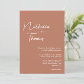 Einfache Elegante Terracotta Foto Hochzeit Einladung (Stehend Vorderseite)