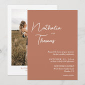 Einfache Elegante Terracotta Foto Hochzeit Einladung (Vorne/Hinten)