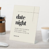 Einfache elegante und schicke Date-Night-Ideen Sockelschild (In SItu)