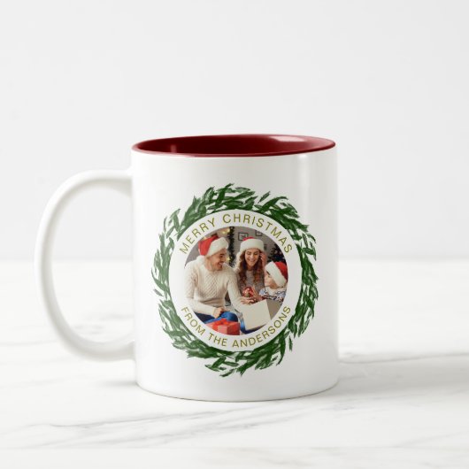 Einfache Elegante Wreath Weihnachts-Foto Familienn Zweifarbige Tasse (Links)