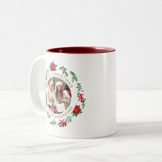 Einfache Elegante Wreath Weihnachts-Foto Familienn Zweifarbige Tasse (Vorderseite Links)