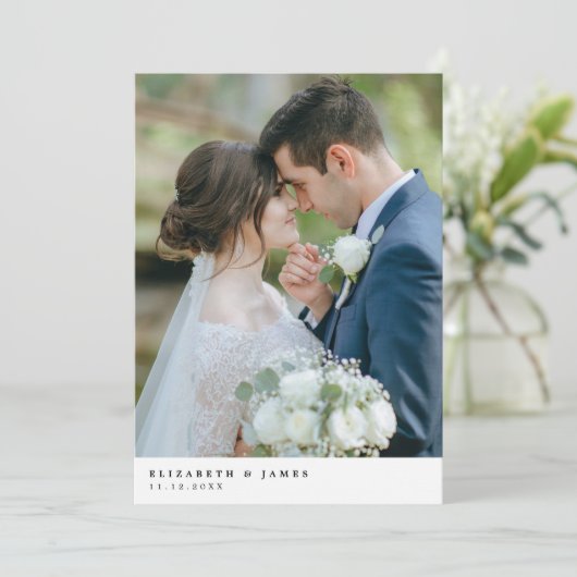 Einfache elegante Zwei-Foto-Hochzeit Dankeschön-Ka Dankeskarte (Stehend Vorderseite)