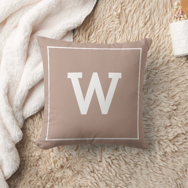 Einfache erdige Beige Toned Initial Monogram Kissen (Decke)