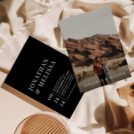 Einfache feierliche Schwarze Typografie-Foto Hochz Einladung