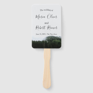 Einfache, foggie Pinienbäume, Regenwald Hochzeit Fächer