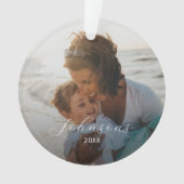 Einfache Foto-Familie Eleganter Skriptname und Jah Ornament (Vorderseite)