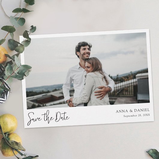 Einfache Foto Save the Date Card mit modernem Scri
