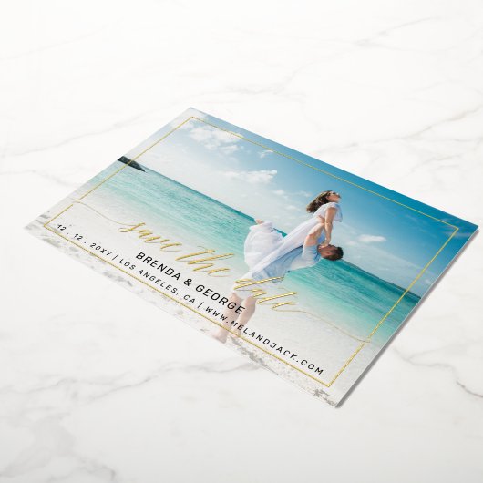 Einfache Frame-Kalligrafie 2 Fotos Save the Date Folieneinladung (Gedreht)