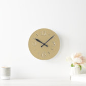 Einfache goldene Wanduhr (Zuhause)