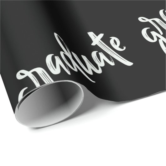 Einfache Graduate Black and White Graduation Party Geschenkpapier (Rolleneckpunkt)