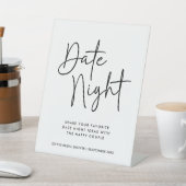 Einfache handgeschriebene Typografie Date Night Ja Sockelschild (In SItu)