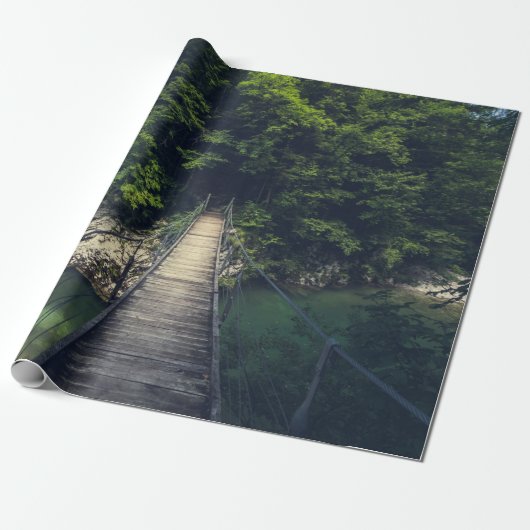 Einfache Hängebrücke über den Fluss Idrijca, Slove Geschenkpapier (Ungerollt)