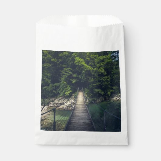 Einfache Hängebrücke über den Fluss Idrijca, Slove Geschenktütchen (Vorderseite)