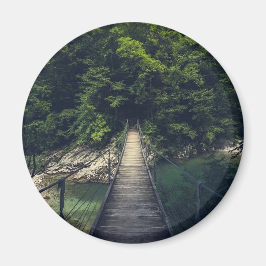 Einfache Hängebrücke über den Fluss Idrijca, Slove Magnet (Vorne)