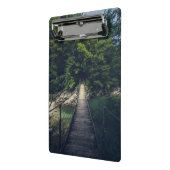 Einfache Hängebrücke über den Fluss Idrijca, Slove Mini Klemmbrett (Gewinkelt2)