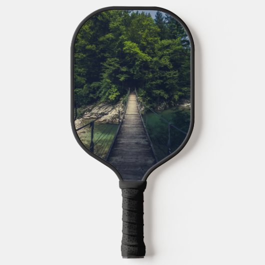 Einfache Hängebrücke über den Fluss Idrijca, Slove Pickleball Schläger (Vorderseite)