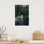 Einfache Hängebrücke über den Fluss Idrijca, Slove Poster (Küche)